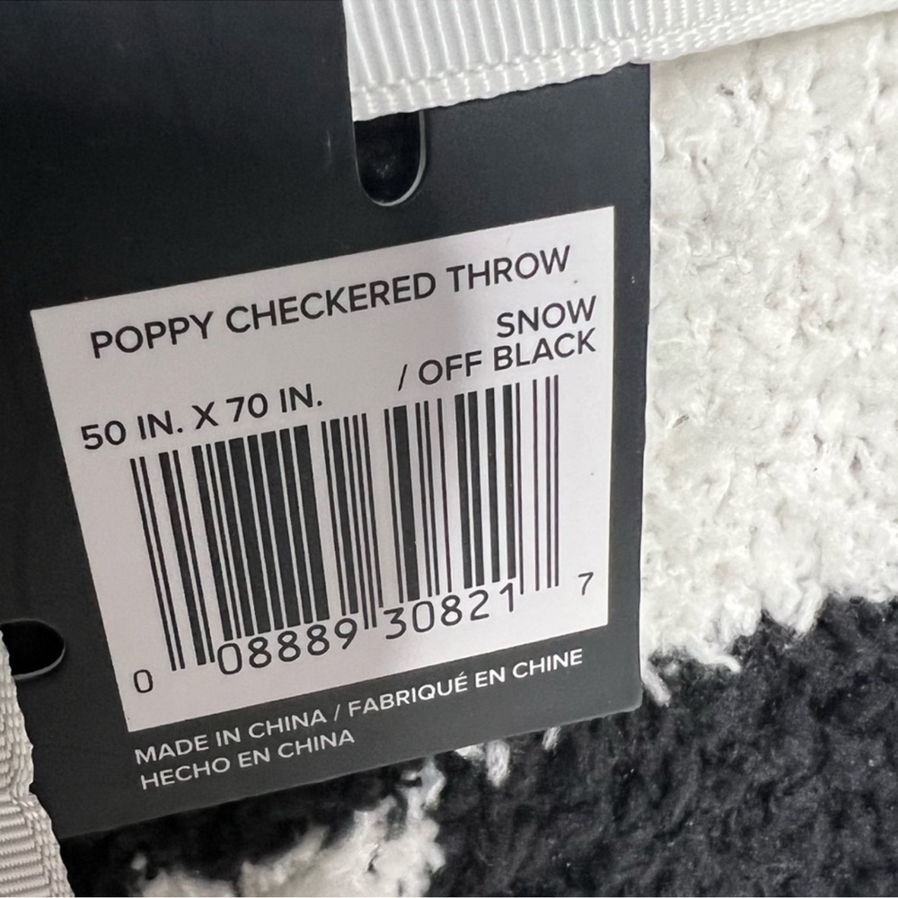 UGG Poppy Checkered Logo Soft Throw Blanket
White/Black - Picture 4 of 5